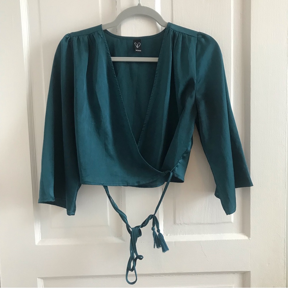 WINDSOR | Satin wrap top